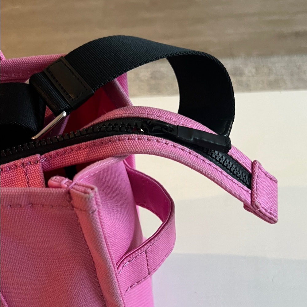 Marc Jacobs Vibrant Pink Tote Bag - Picture 4 of 9